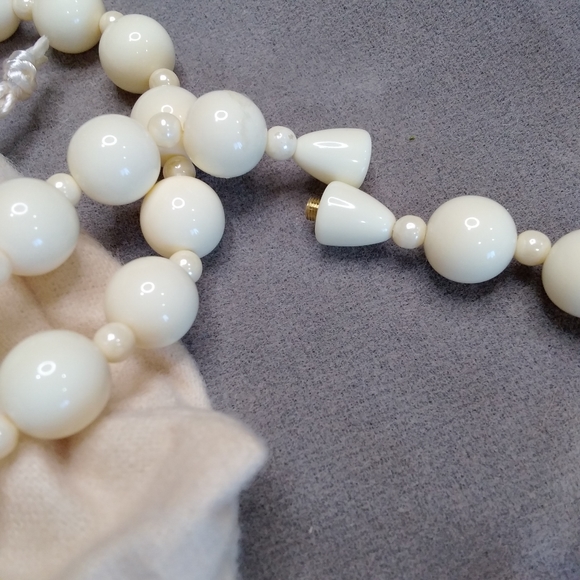 New Fashion Lustre bead necklace Ivory tone jewelry - Picture 6 of 9